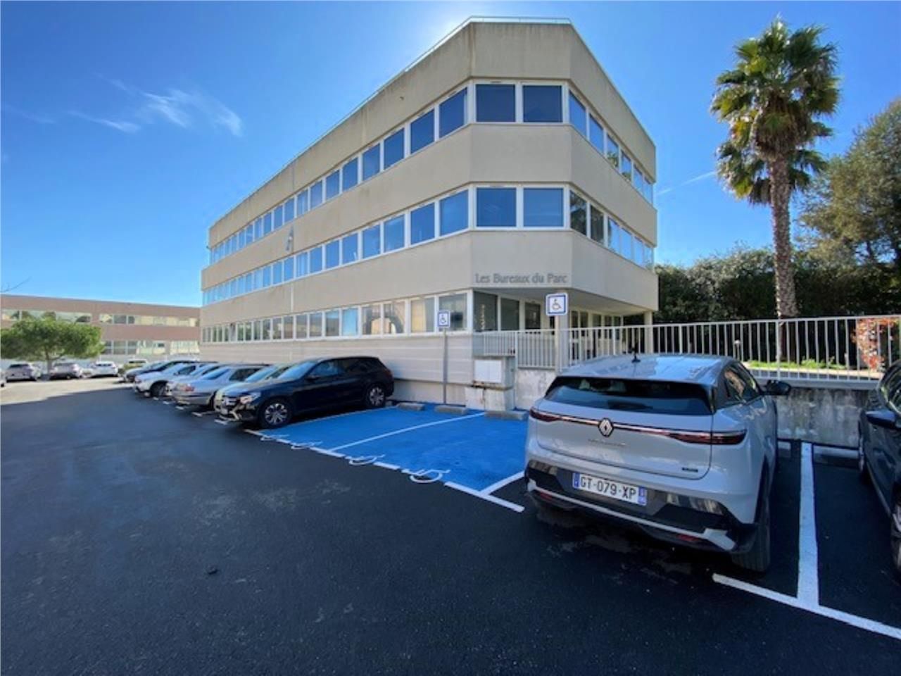 VILLENEUVE LOUBET (06270) -  CBRE propose à la lo