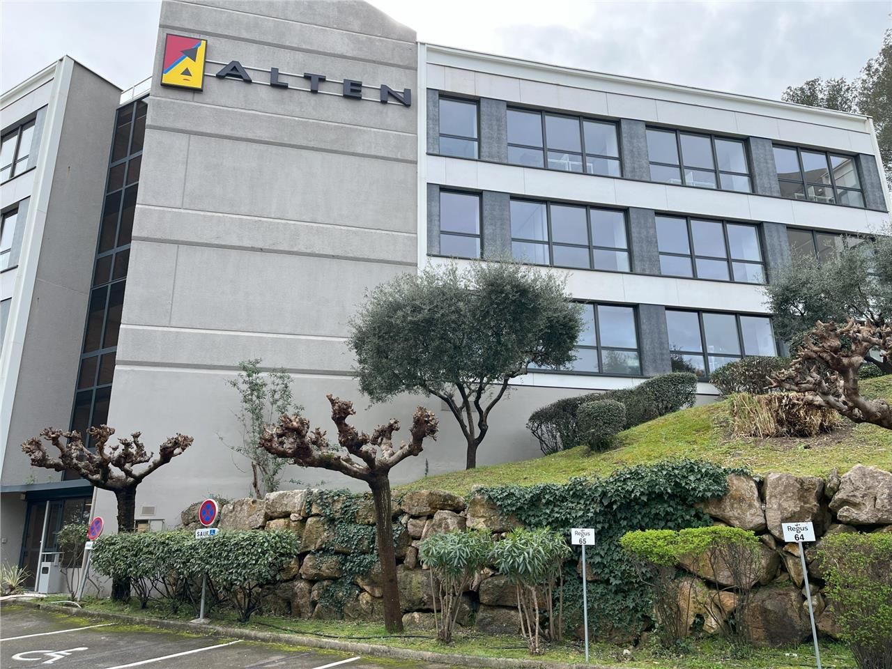 Au coeur de Sophia Antipolis (06560) idéalement s