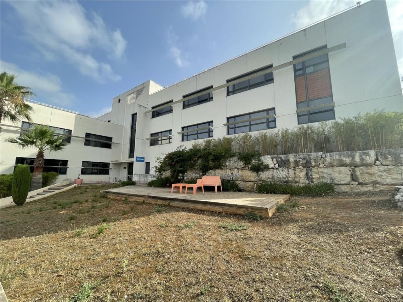 Idéalement situés à Sophia Antipolis (06410), qua