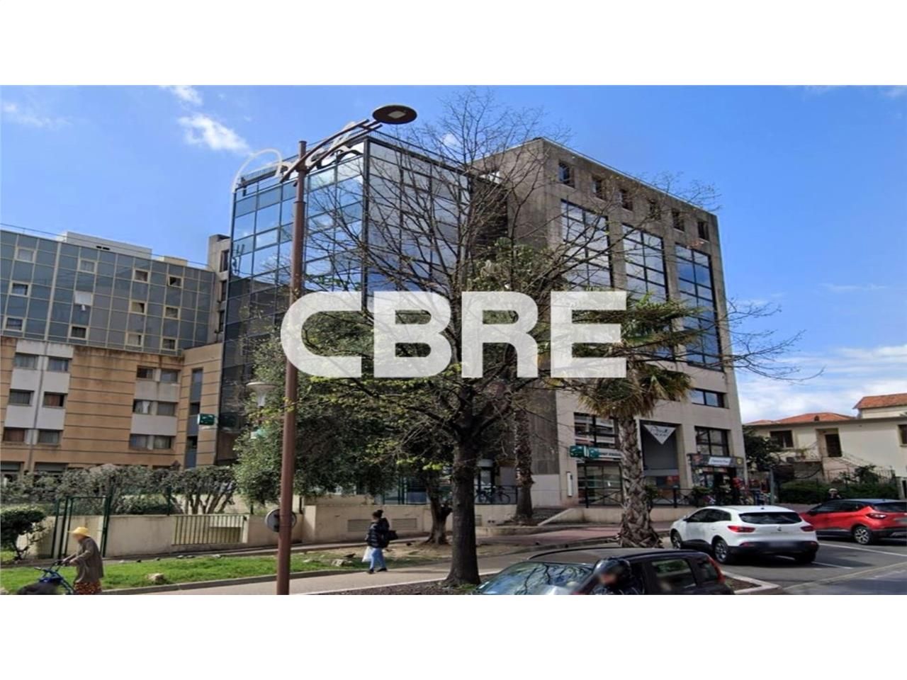 CBRE vous propose à la location des bureaux d'env