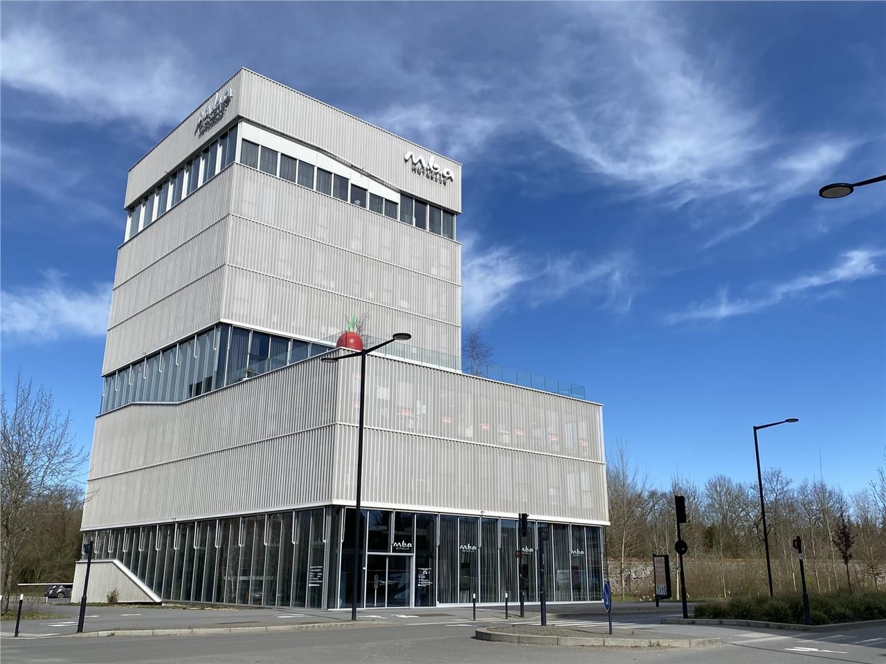 Idéalement situé au coeur du quartier LA COURROUZ