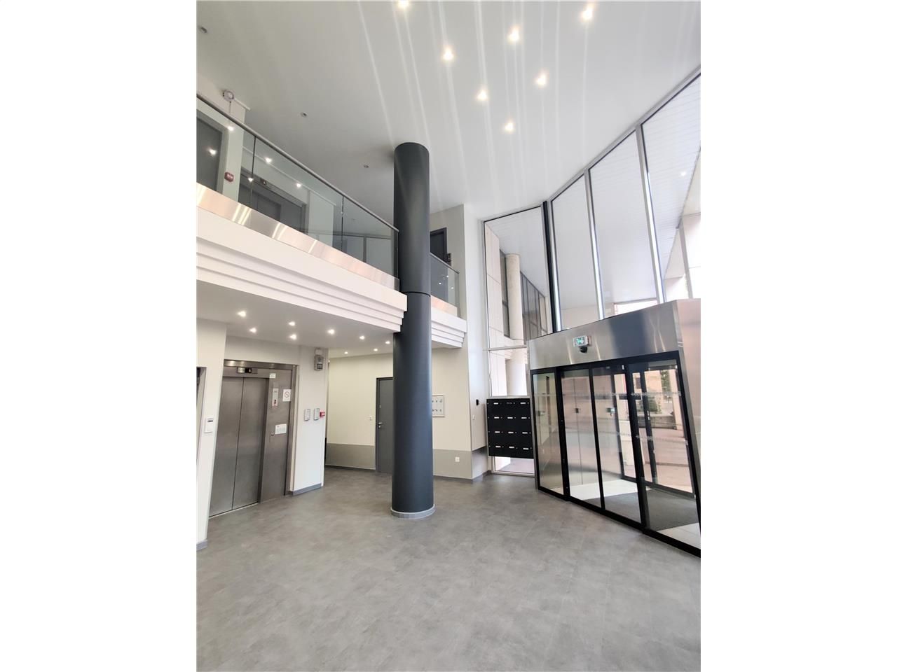 Bureaux rénovés à louer dans le quartier d'affair