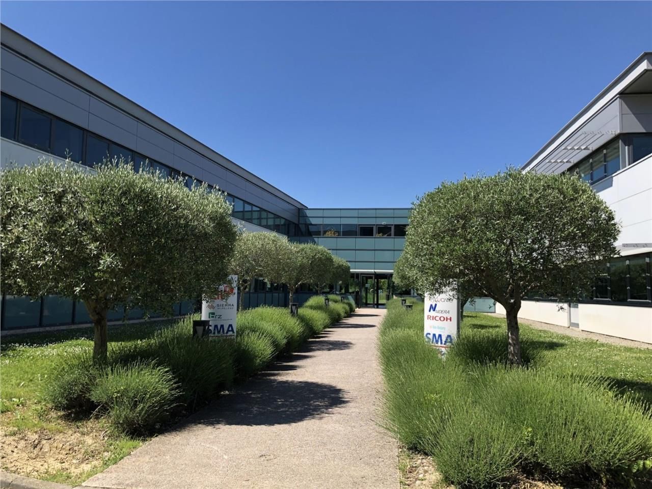 Bureaux à louer dans un programme récent et de qu