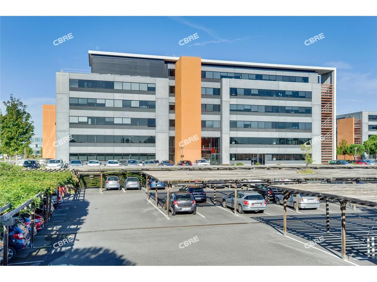 Bureaux à louer à TOULOUSE en façade de la rocade