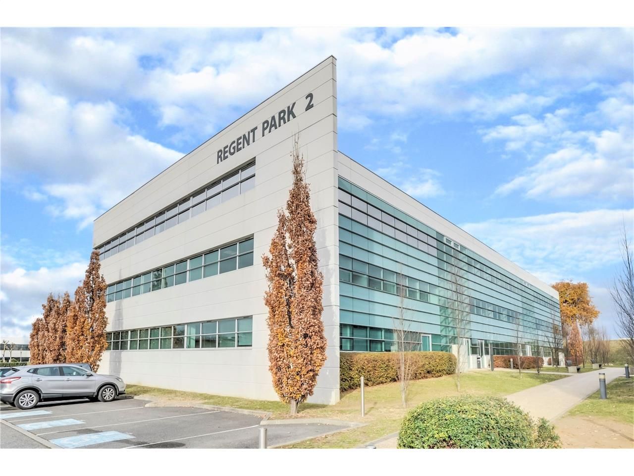 Bureaux à louer dans deux immeubles récents de 3 