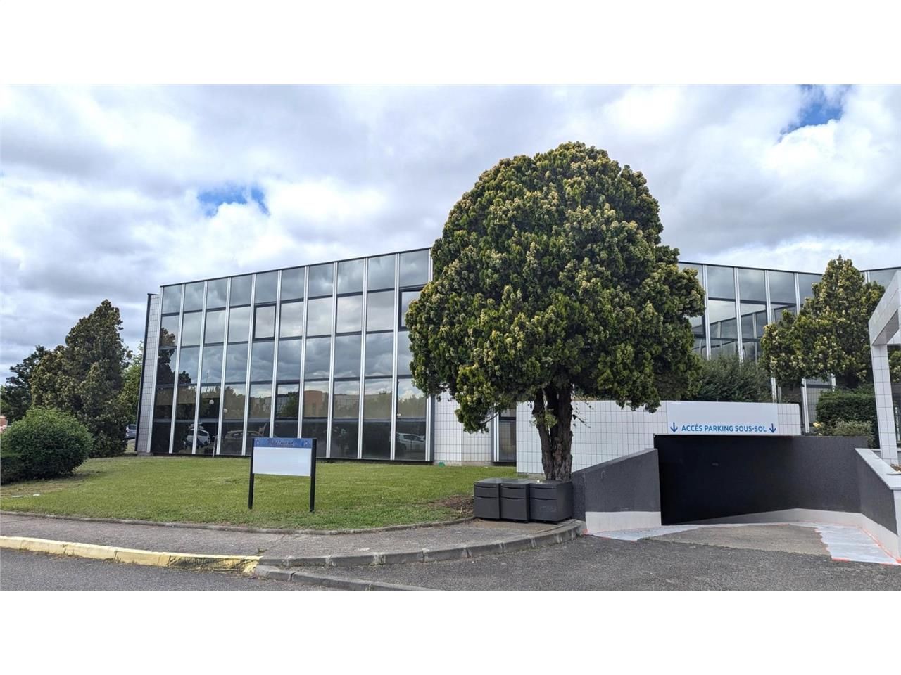 Bureaux à louer à TOULOUSE, dans un immeuble situ