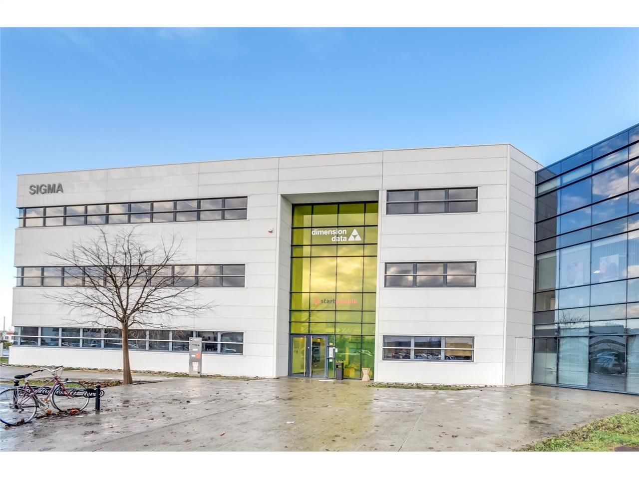 Bureaux à louer dans un immeuble récent en R+2 pr