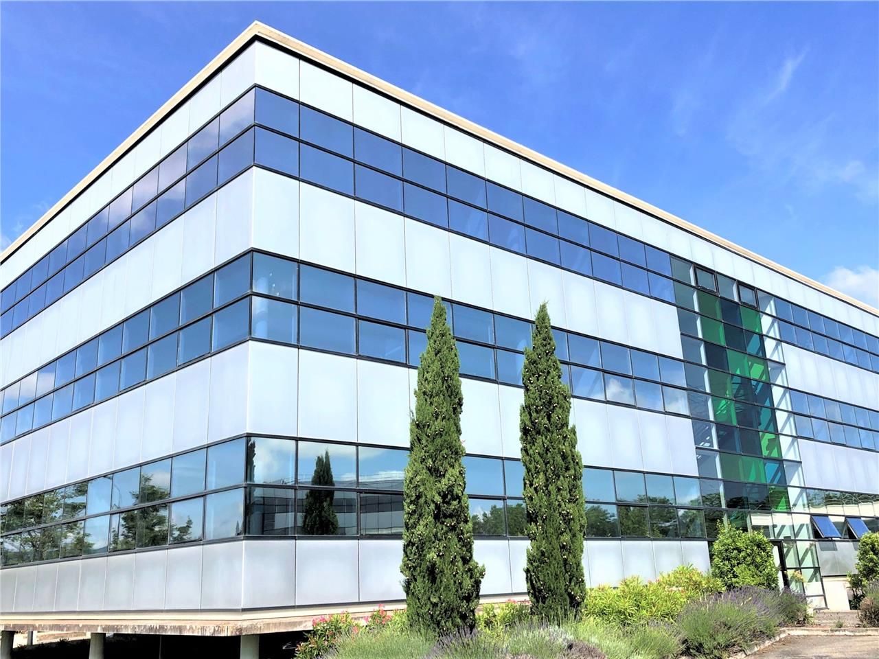 Bureaux à louer dont un plateau intégral, dans un