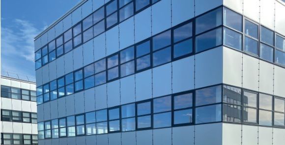 A louer, deux plateaux dans un immeuble neuf de b