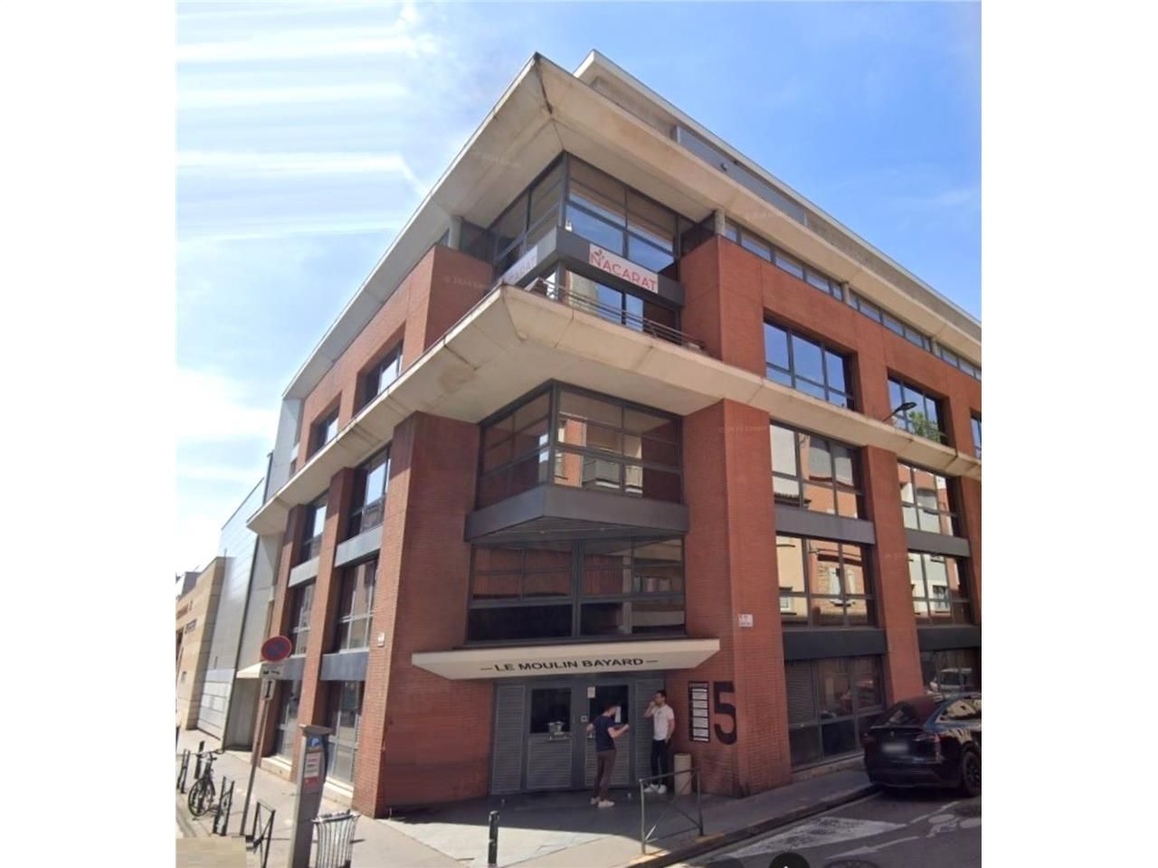 Bureaux à louer à TOULOUSE, dans un immeuble en R