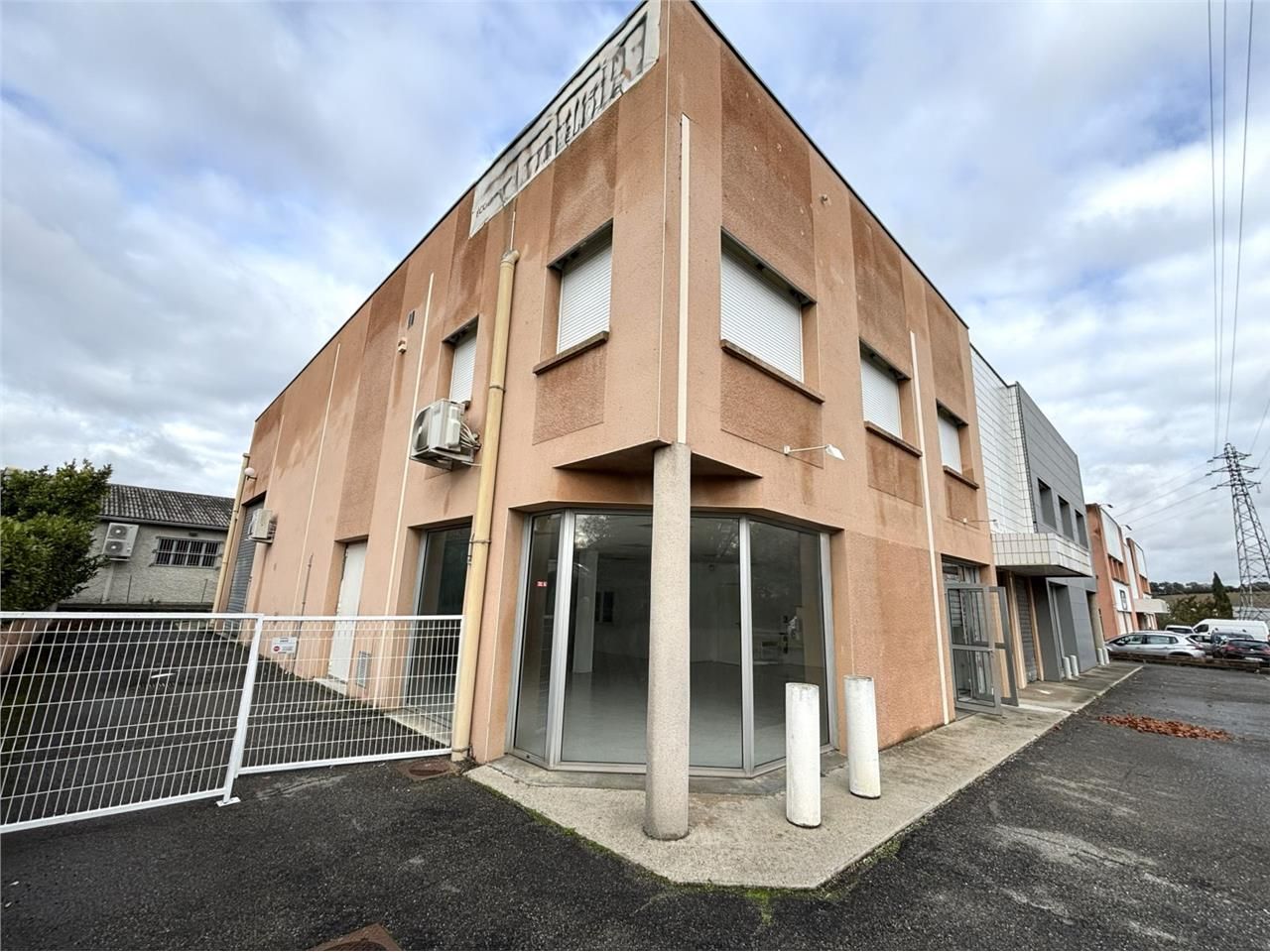 Local d'activité avec Show Room à louer à SAINT-O