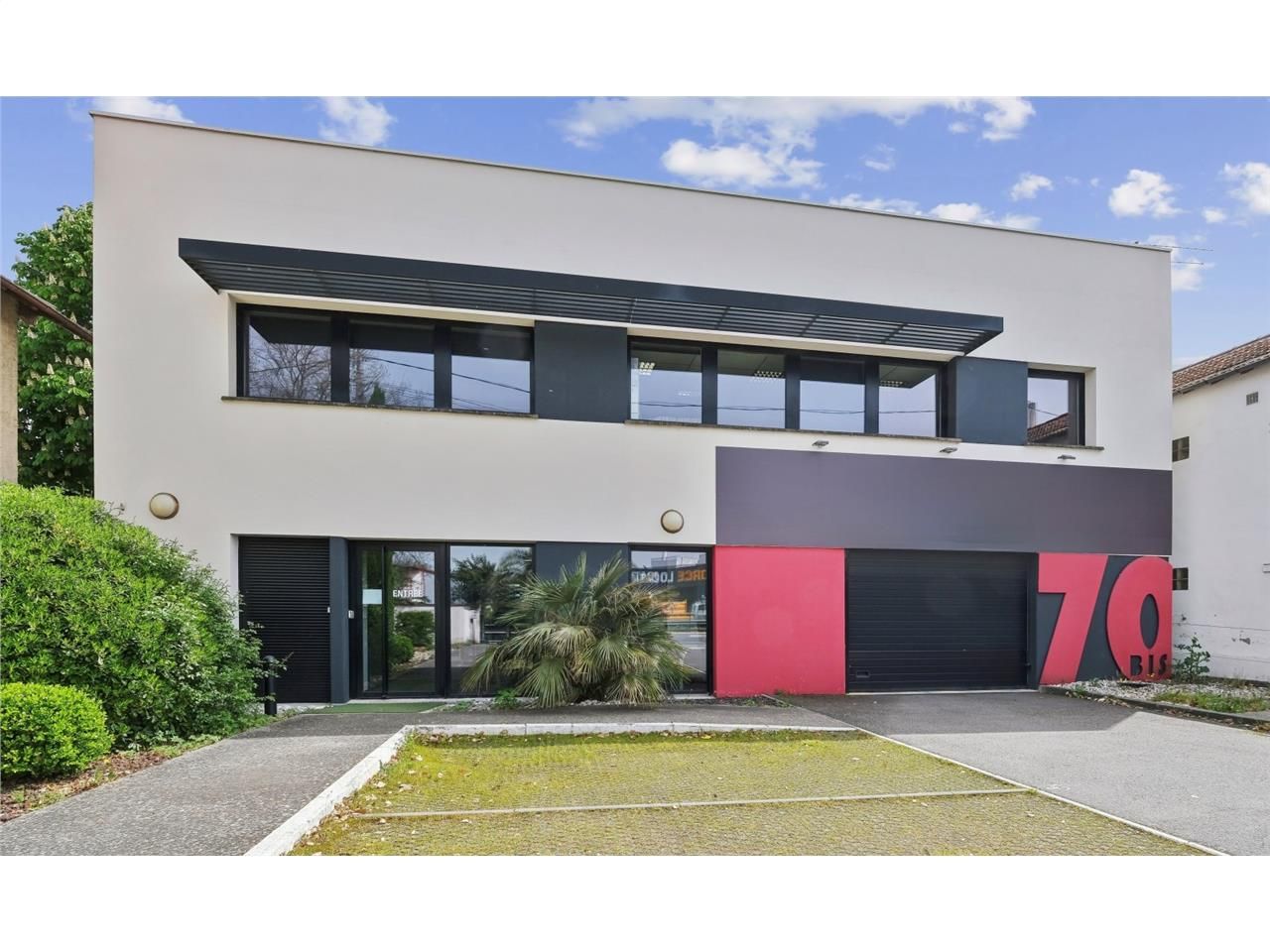 Bureaux à vendre ou à louer dans un immeuble indé