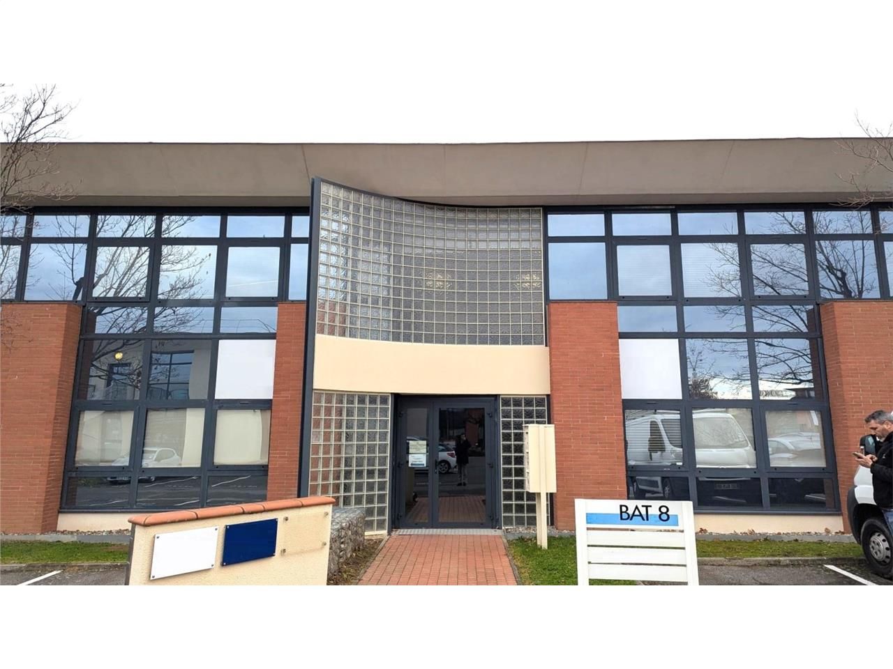 Nous vous proposons, dans un immeuble en R+1 du P