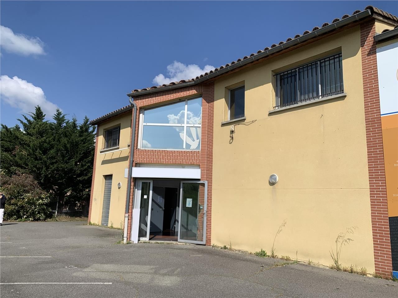 Local d'activité avec show-room à louer dans la