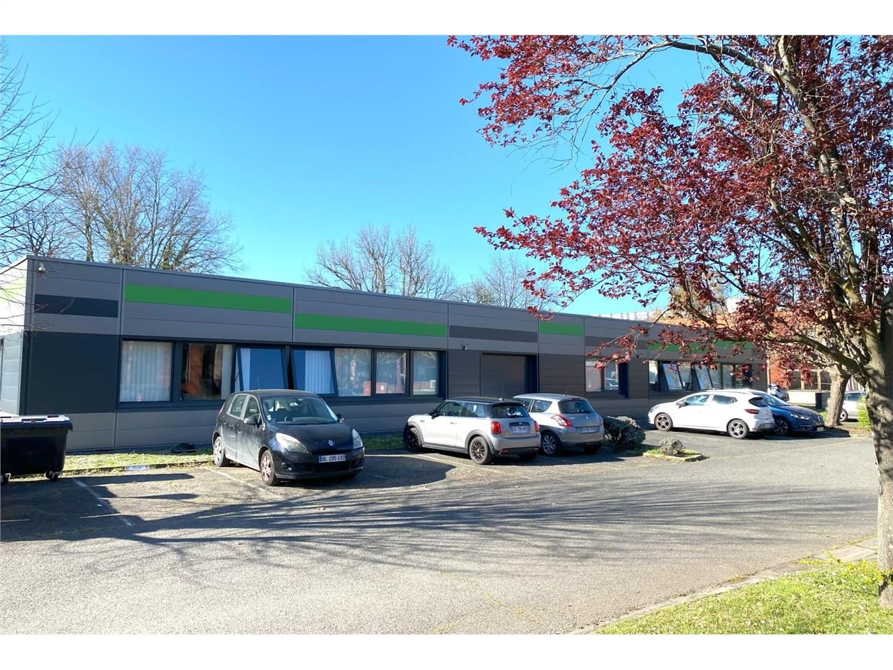 Bureaux à vendre ou à louer à RAMONVILLE, au co