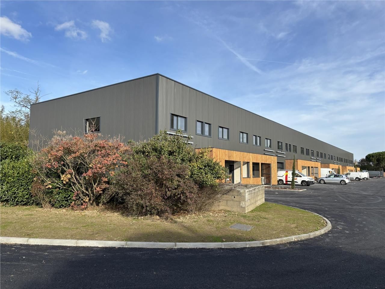 Locaux d'activité à louer dans un " Pôle multi ac