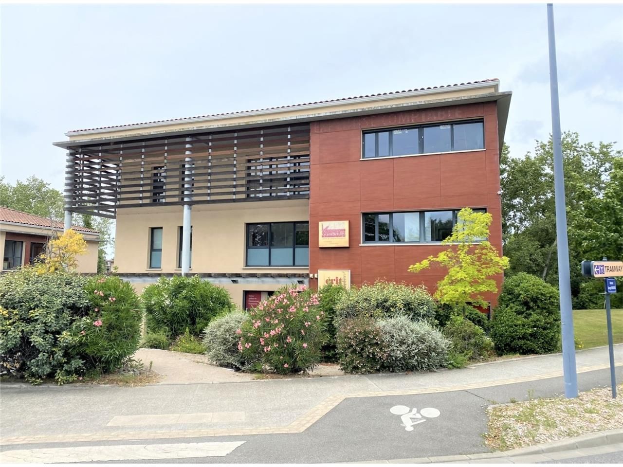 Bureaux à louer à BLAGNAC, dans un immeuble en R+