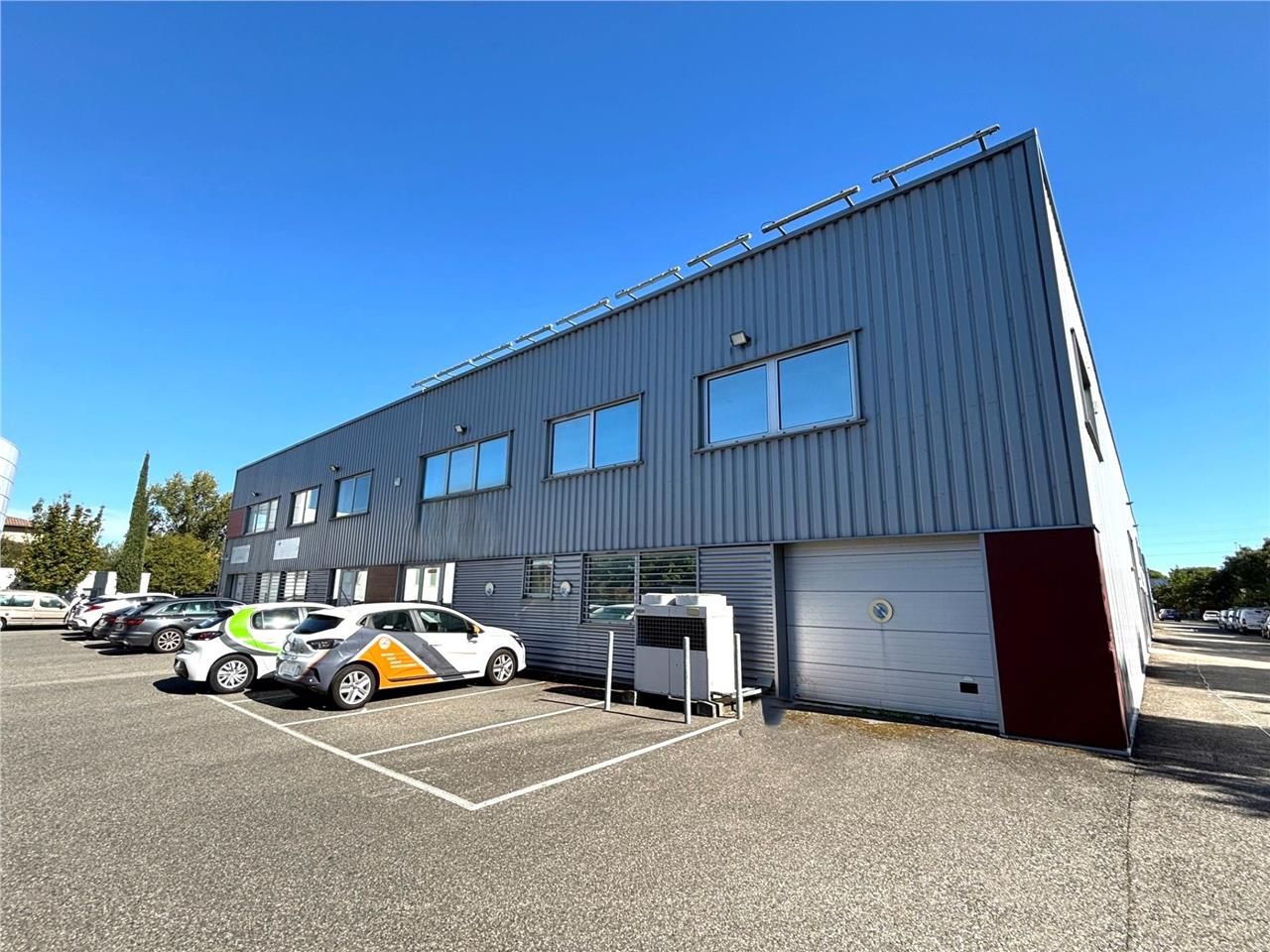 Local d'activité à vendre  (atelier et bureaux) d