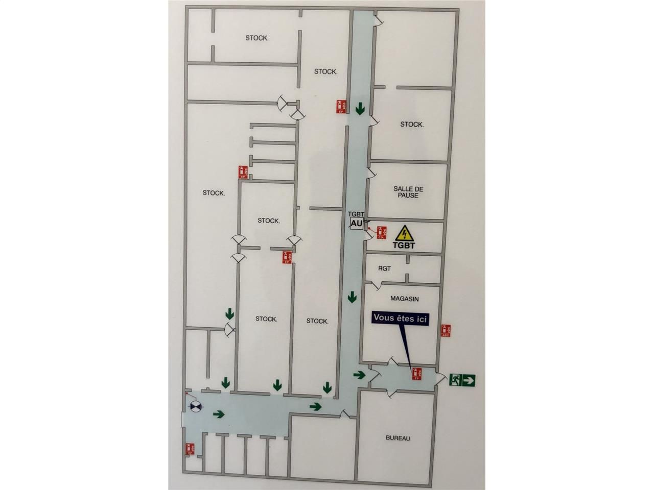 Location entrepots 1200 m² divisibles à partir de 500 m²