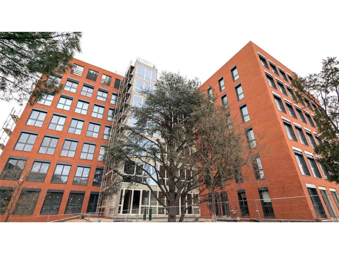 Bureaux neufs à sous-louer à TOULOUSE, dans le fu