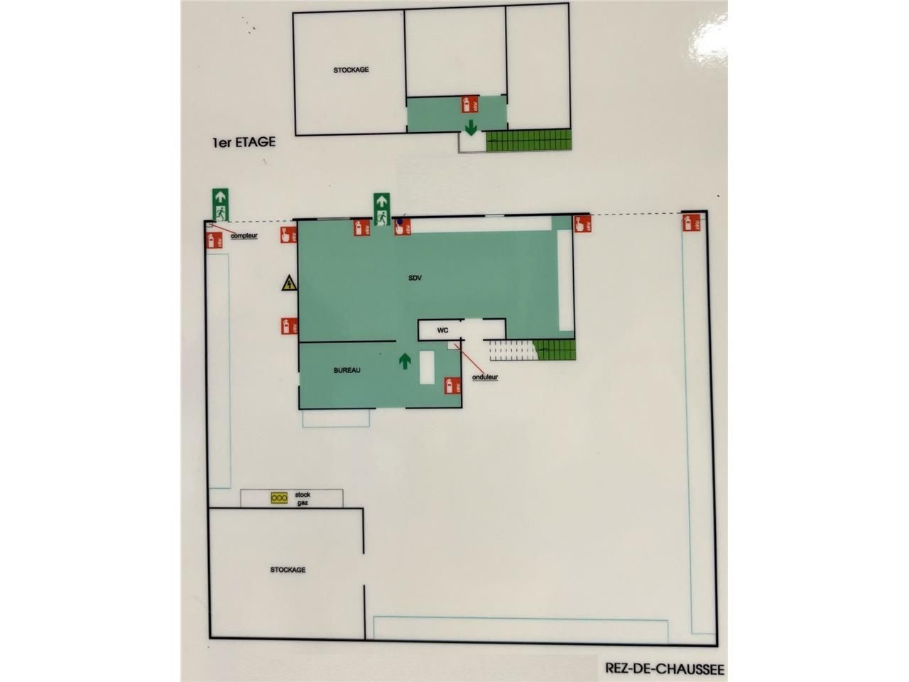 Location entrepots 540 m² non divisibles