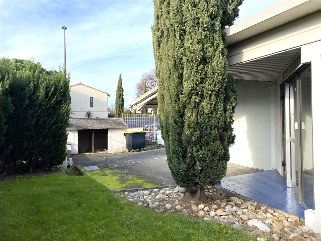 Bureaux à vendre dans un bâtiment indépendant en 