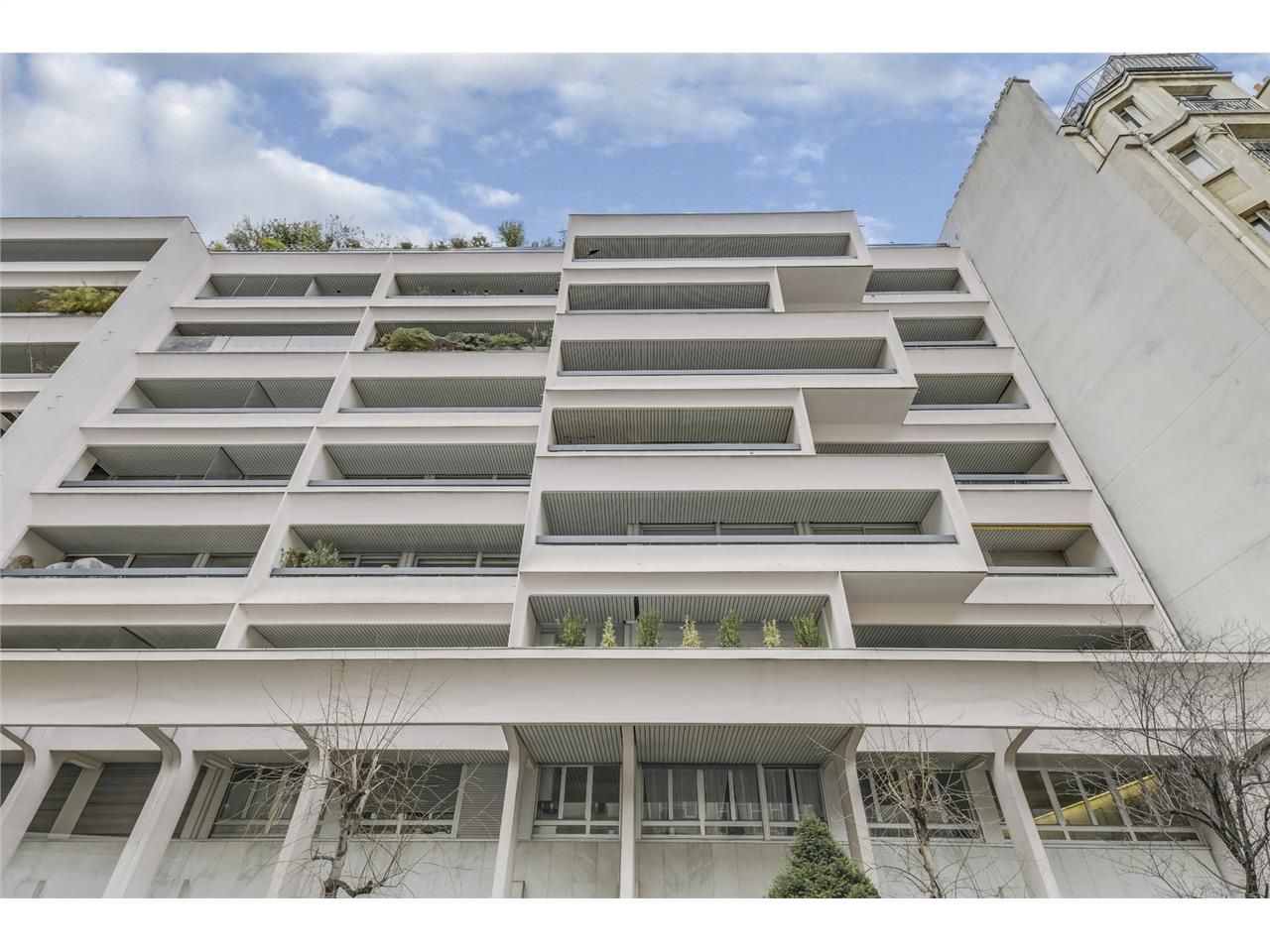 Idéalement situés dans le 6ème, à toute proximité