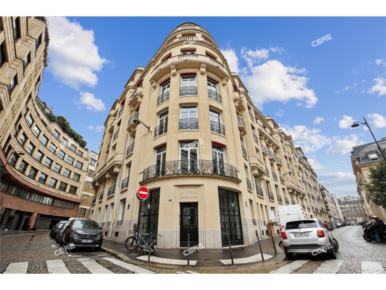 CBRE vous propose en plein coeur du QCA et à prox