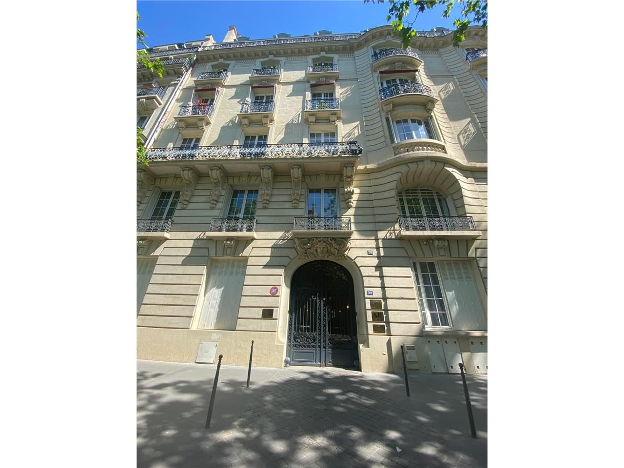 Nous avons le plaisir de vous présenter un bien i