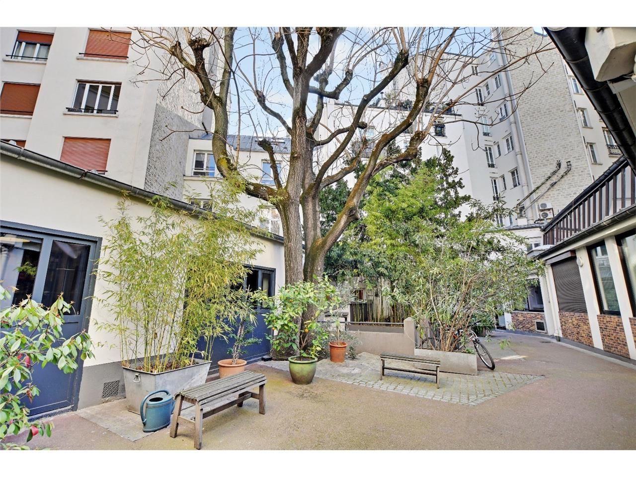 Découvrez cette surface de bureau à vendre dans l