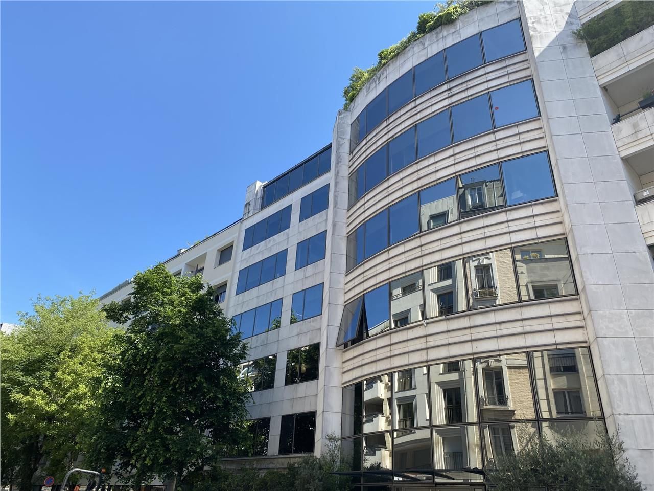 A VENDRE LEVALLOIS : Situé en plein centre de Lev