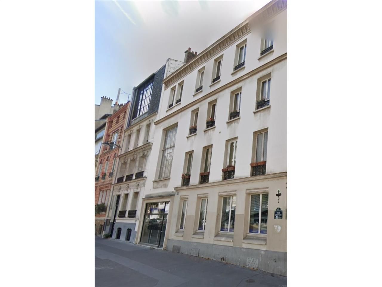 A toute proximité de la place Pereire et du Parc