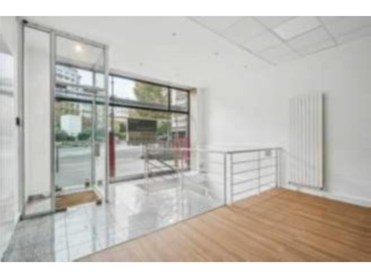 A toute proximité de la place Pereire et du Parc