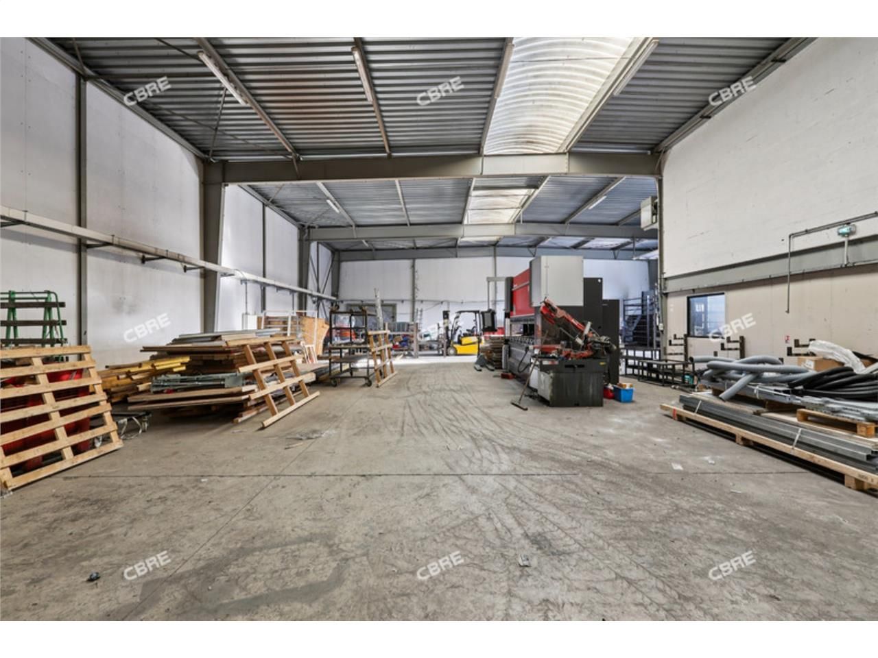 CBRE vous propose à louer une cellule de stockage