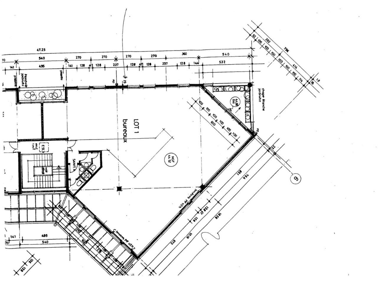 Location entrepots 591 m² non divisibles