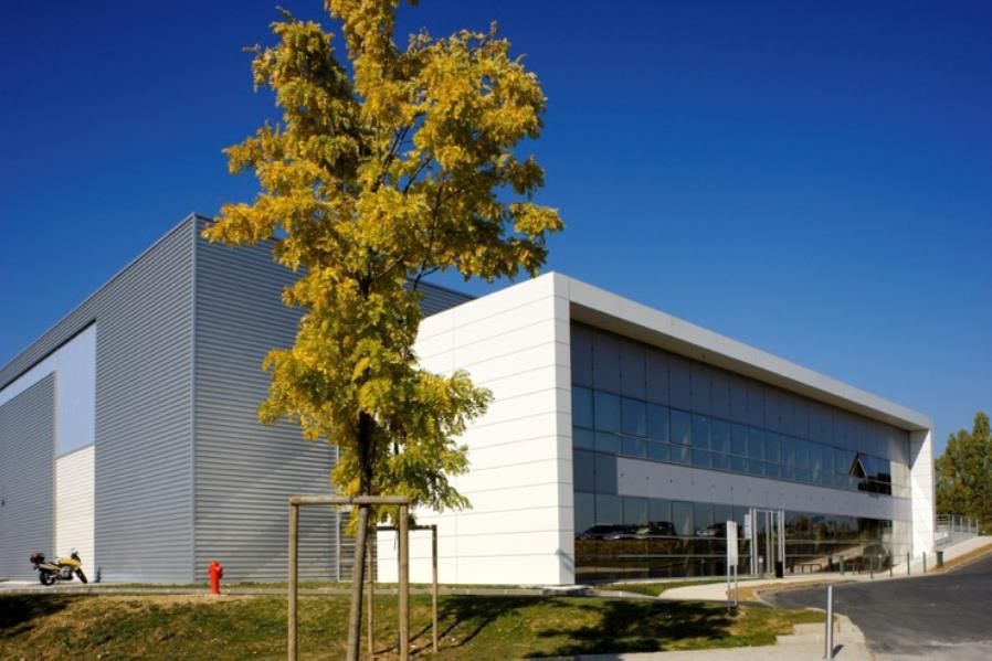 CBRE vous propose à vendre ou à louer, des bâtime