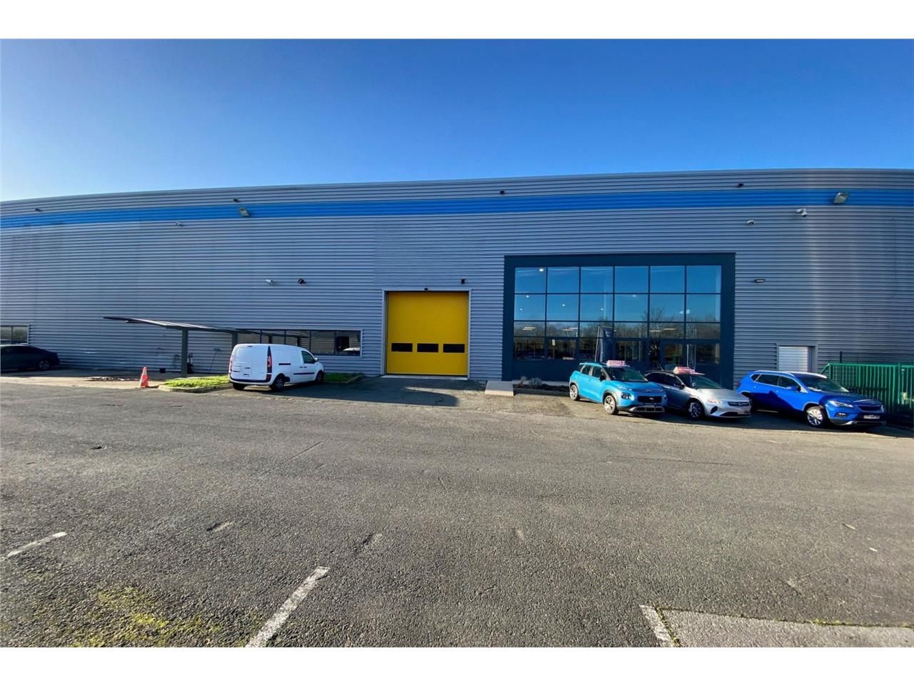 CBRE vous propose à louer, un local d'activités d