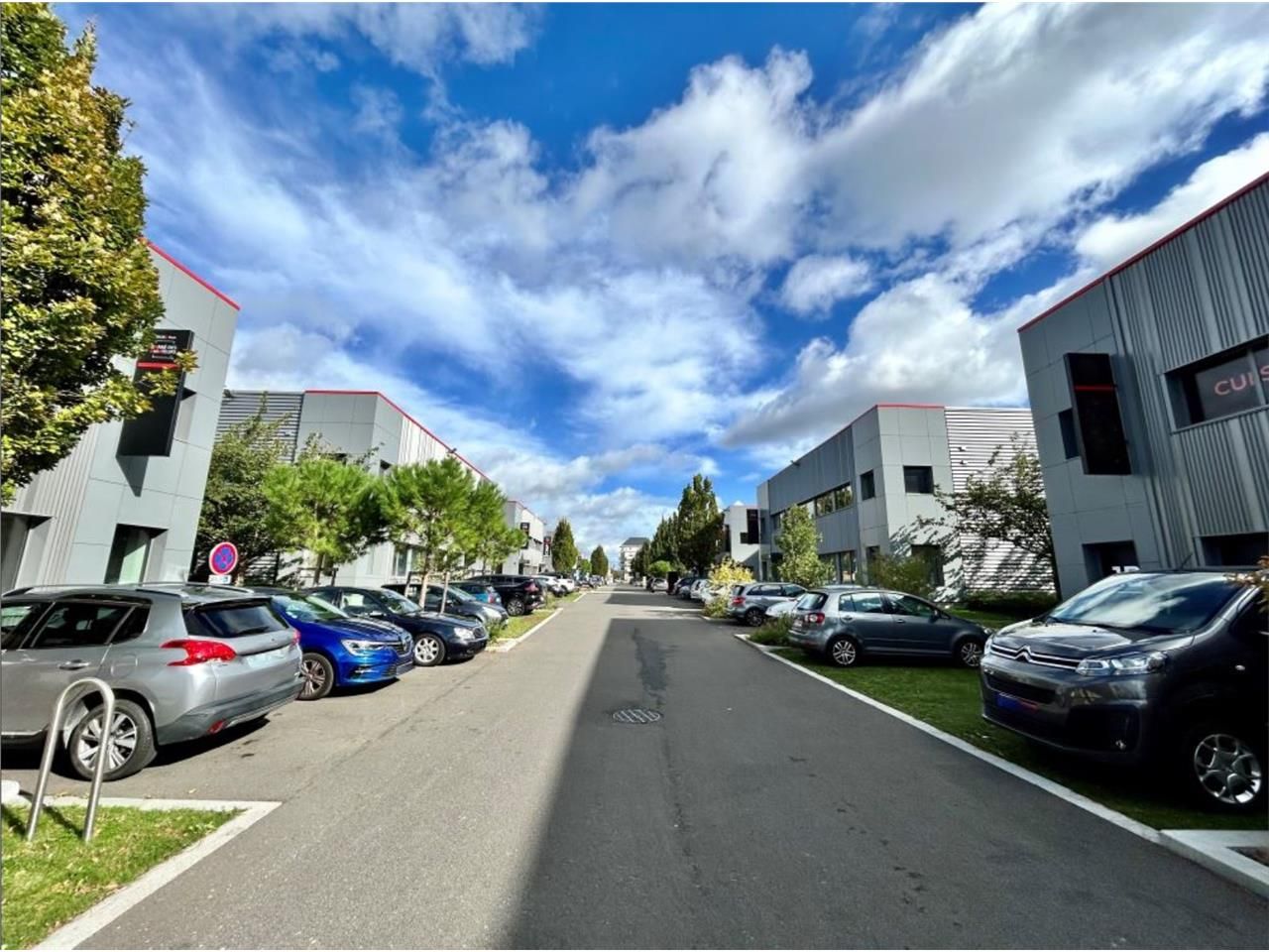 CBRE vous propose à louer, un local d'activités s