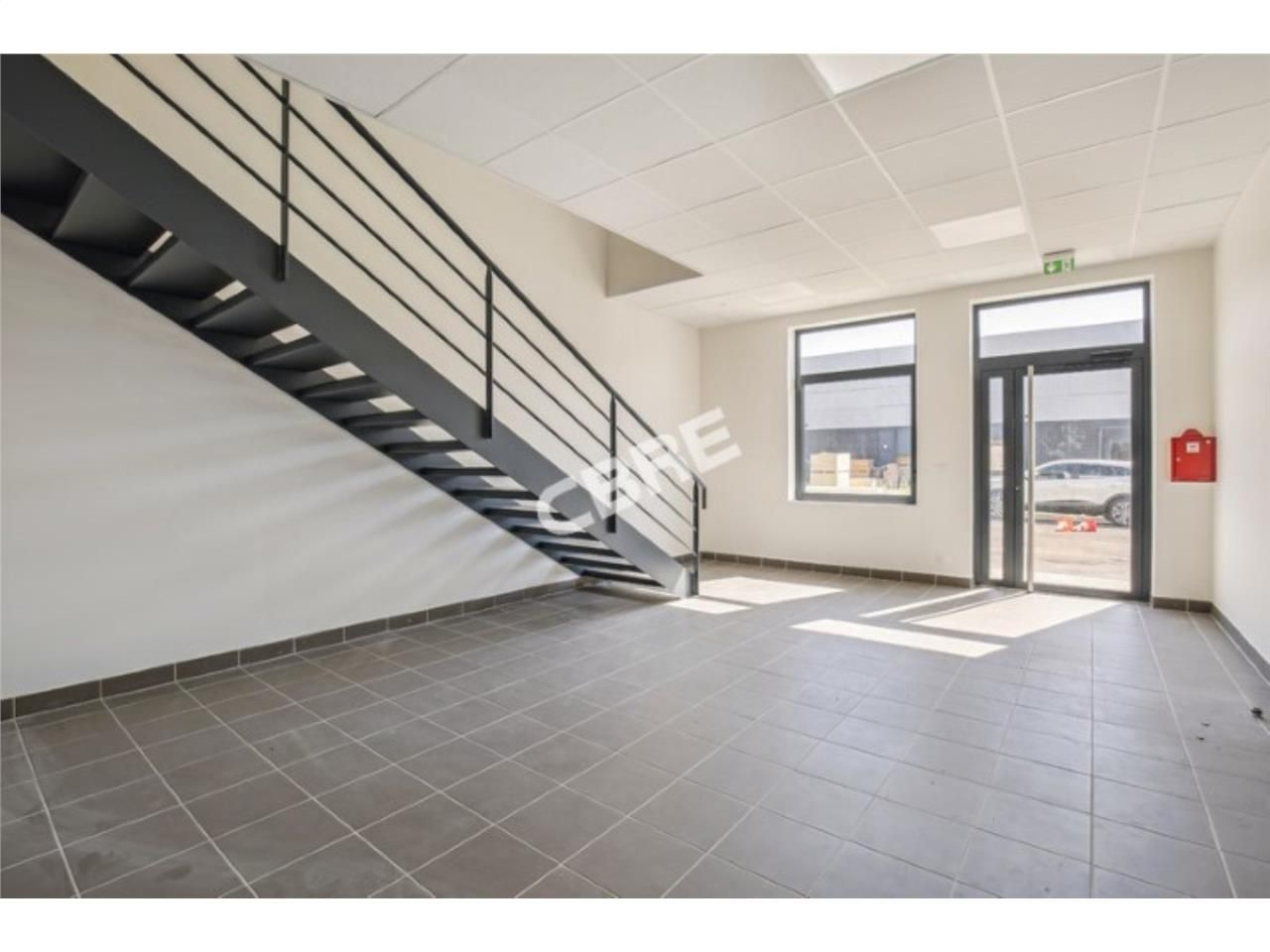 CBRE vous propose à louer, un bâtiment neuf  d'ac