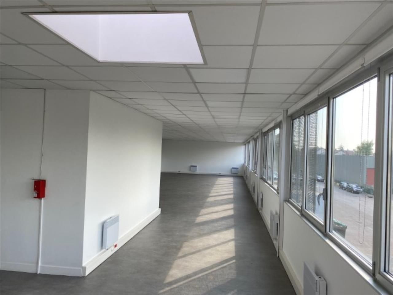 LOGISTIQUE URBAINE - A LOUER - CBRE vous propose,