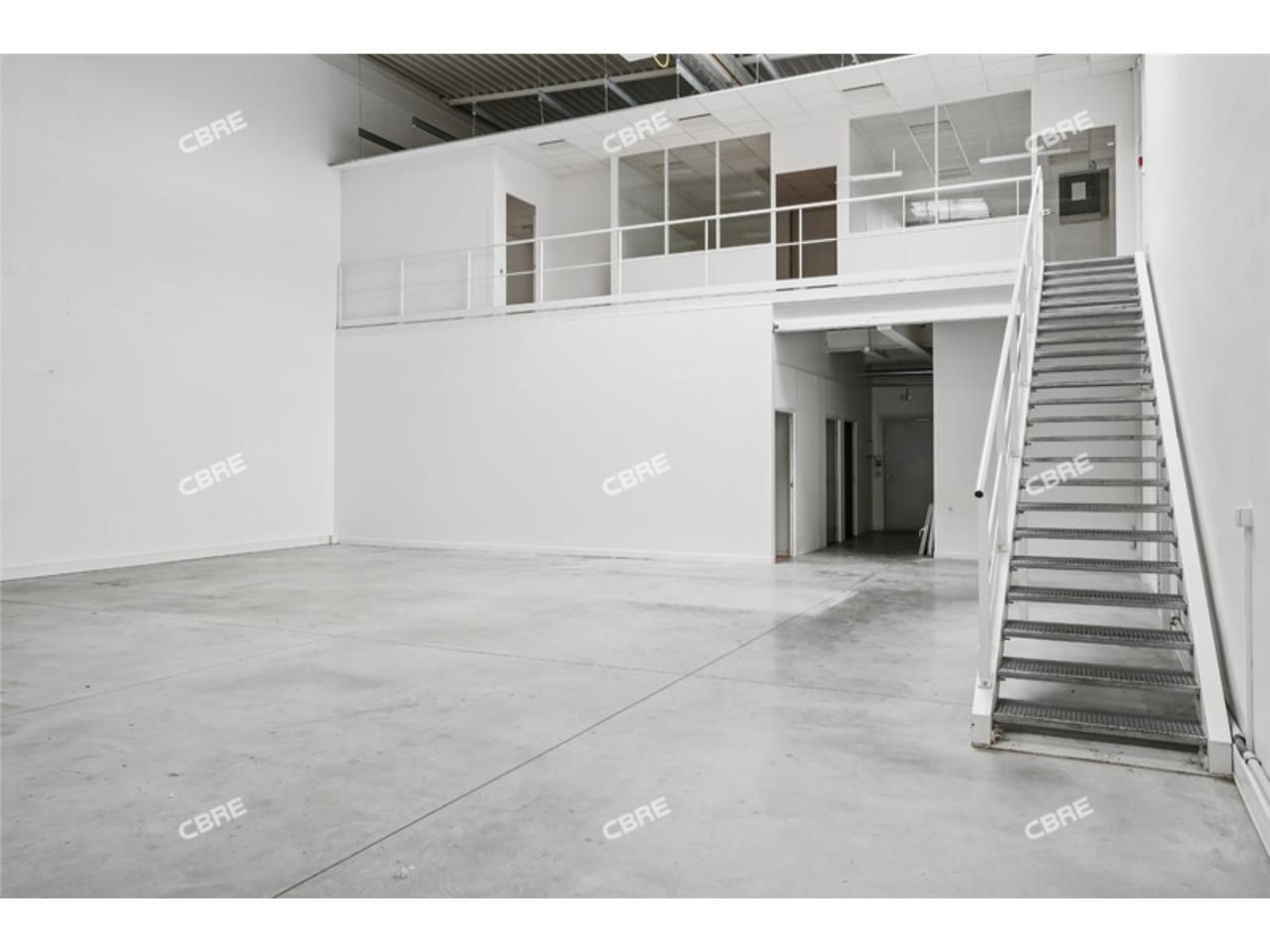 LOGISTIQUE URBAINE - CBRE vous propose à louer, u