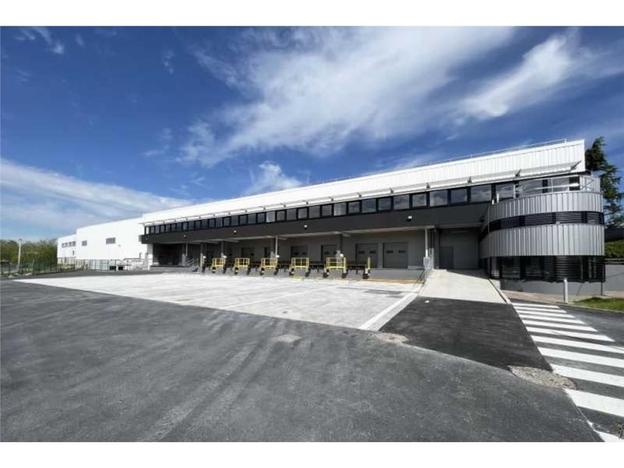 A LOUER - CBRE vous propose sur la commune de Thi