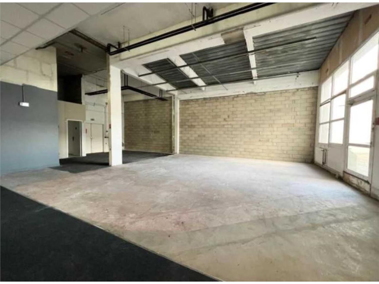 LOGISTIQUE URBAINE - CBRE vous propose à louer, u