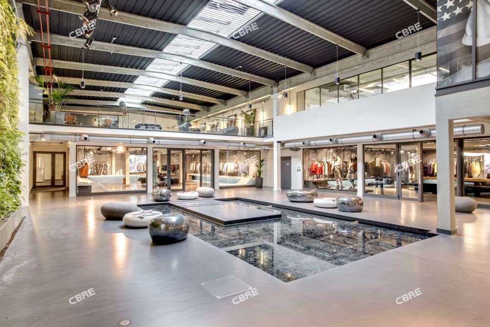 CBRE vous propose à louer, un immeuble indépendan