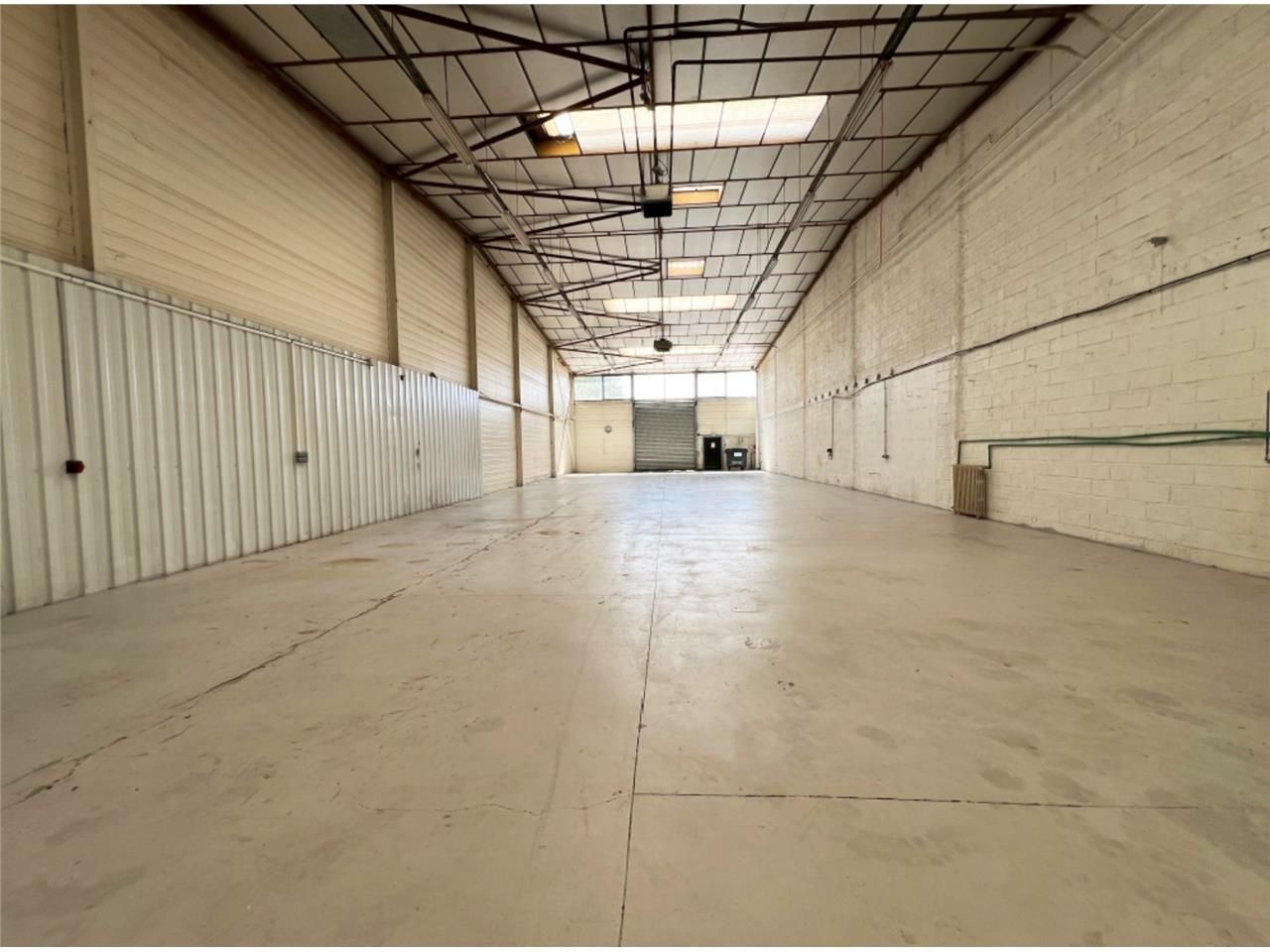 CBRE vous propose à louer, un entrepôt/local d'ac
