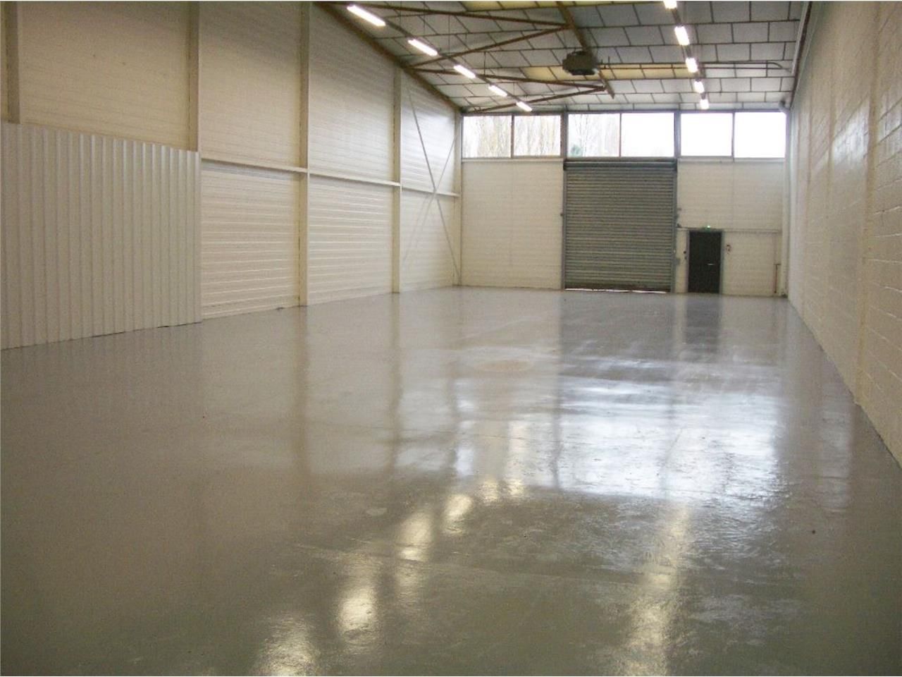 CBRE vous propose à louer, un entrepôt/local d'ac
