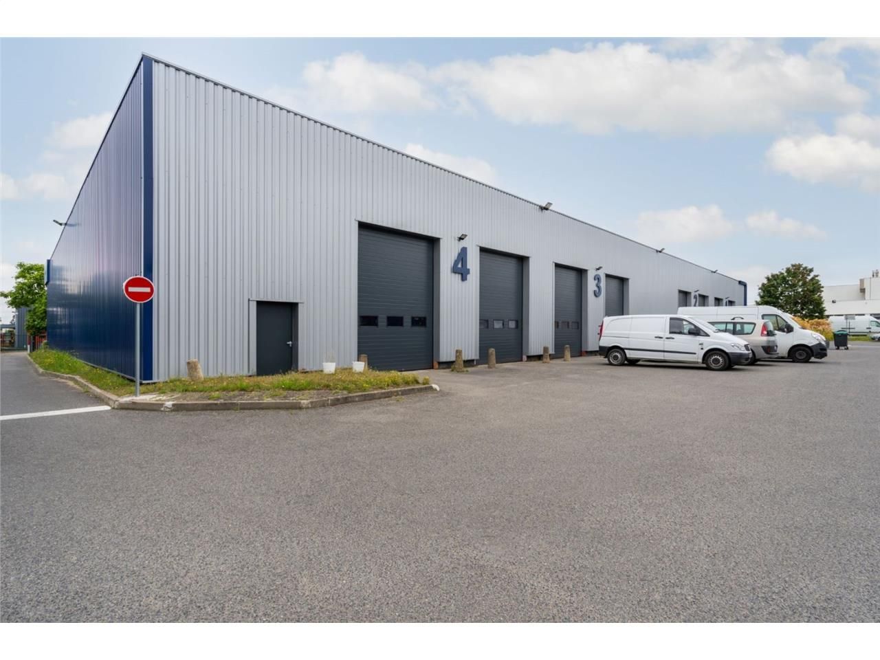 Rare sur le secteur ! Au sein d'un parc d'activit