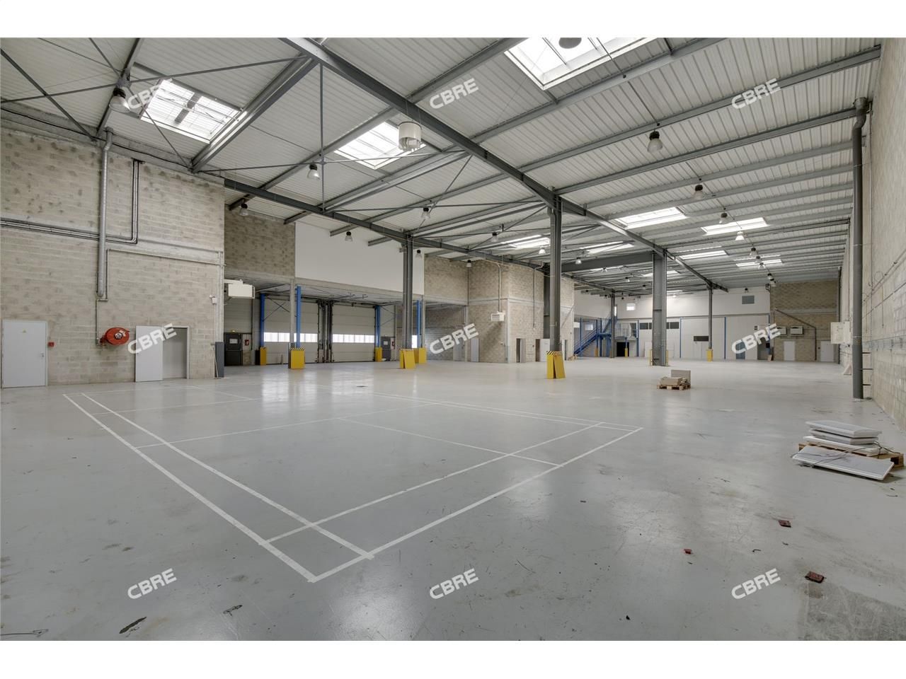 CBRE vous propose à louer, un entrepôt/local d'ac