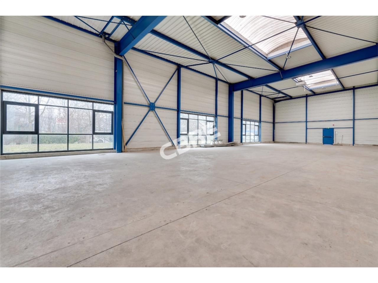 A LOUER - CBRE vous propose un bâtiment situé dan