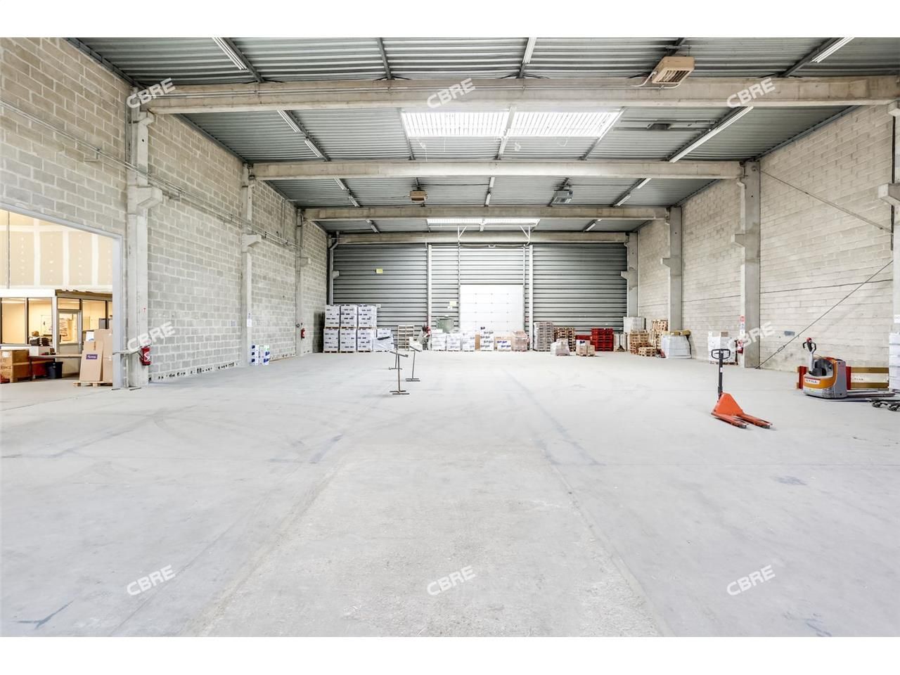 LOGISTIQUE URBAINE - A LOUER - CBRE vous propose 